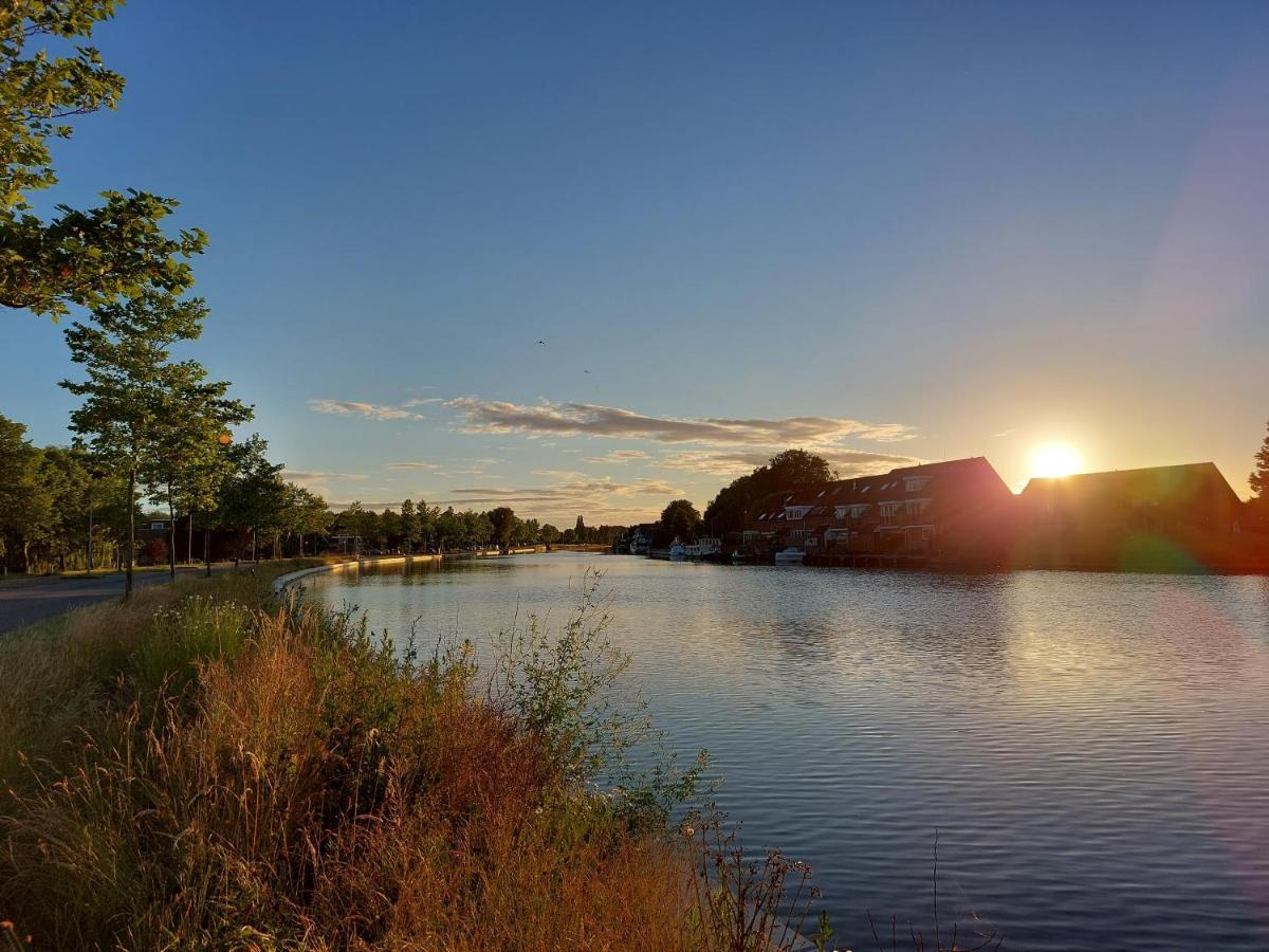 Lodges Near The Rhine - Sustainable Residence Hazerswoude-Rijndijk エクステリア 写真